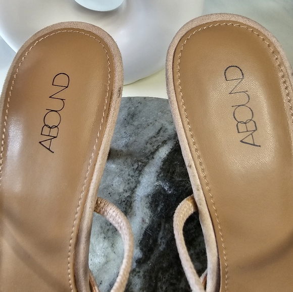 Nude Stilettos - Picture 3 of 4